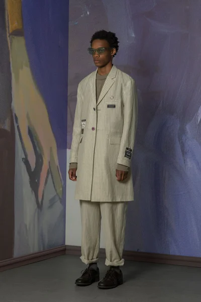 Look 12
